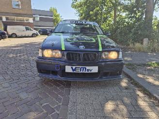 BMW 3-serie 328i 6-cilinder race edition picture 2