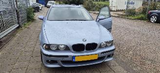 damaged passenger cars BMW 5-serie M5 met V8 1999/2