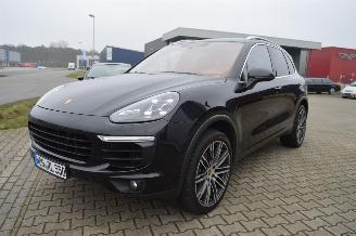 Damaged car Porsche Cayenne 3,0 Diesel Full options 2016/5