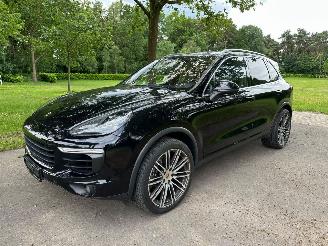 krockskadad bil auto Porsche Cayenne 3,0 Diesel Full options Lüftfederung Panorama 2016/5