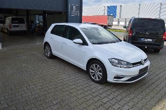 skadebil bedrijf Volkswagen Golf 1.6 TDI 85 KW COMFORTLINE KLIMA 2018/5