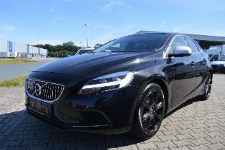 Damaged car Volvo V-40 Volvo V40 D2 Inscription R Design Full led Leder Pano 2017/3