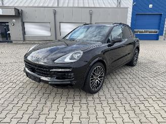 damaged passenger cars Porsche Cayenne 3.0 Automatik Leder LED Panoramadach Luftfederung 2018/8