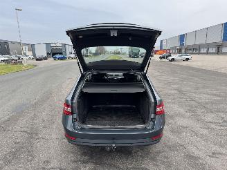 Skoda Superb 1.6 TDI KLIMA NAVI XENON NAVI picture 14