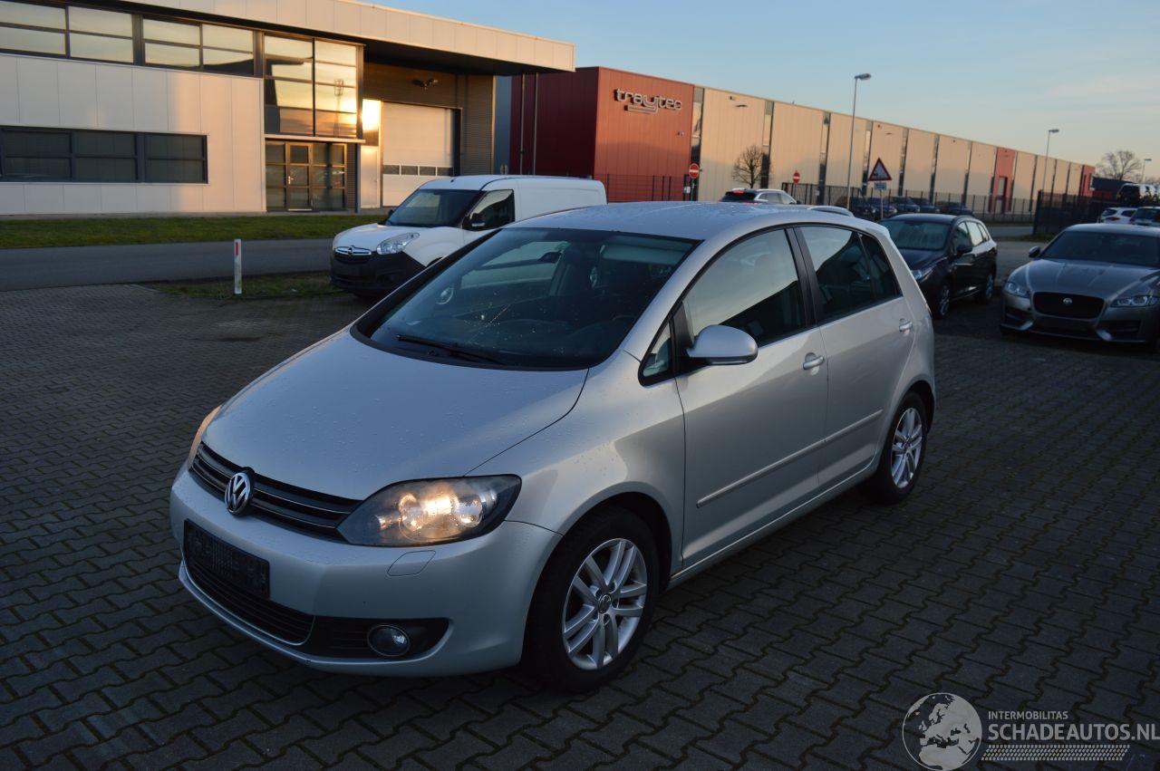 Volkswagen Golf plus Volkswagen Golf 1,6 TDI Highline DSG Alcantara Klima Pdc 3.450 €