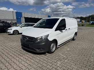 Vaurioauto  passenger cars Mercedes Vito Vito Kasten 114 CDI Kompakt Automatik Klima L + R Schiebetur 2016/6