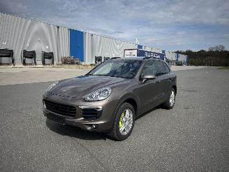 Auto incidentate Porsche Cayenne CAYENNE S 3.0 E-HYBRID PANORAMA LEDER NAVI XENON VOL 2015/12