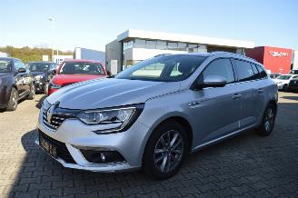 Voiture accidenté Renault Mégane Grandtour Renault Megane IV 1,5 DCI BOSE-Edition Navi Klimatronik 2017/8