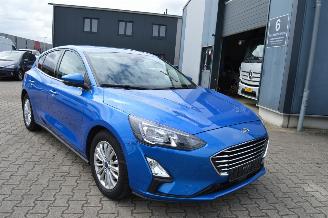 Unfallwagen Ford Focus Ford Focus Mild Hy. Titanium X Navi Klima Kamera Pdc 2021/10