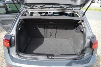 Volkswagen Golf Volkswagen Golf VIII Life 2,0 Tdi Panorama IQlight Acc Pdc picture 12