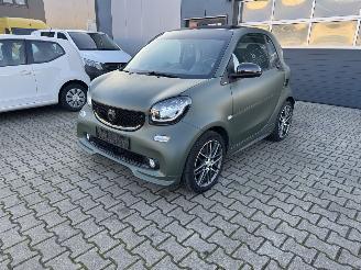 Voiture accidenté Smart Fortwo BRABUS EDITION PANORAMA LEDER 2019/9