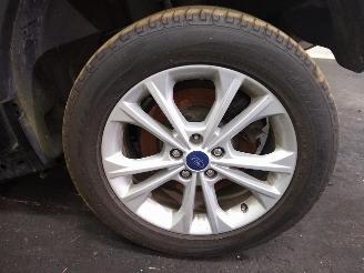 Ford Kuga  picture 22