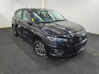 Vrakbiler auto Fiat Tipo Popstar 1.6 MultiJet 2018/3