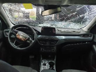 Ford Focus Active Titanium X Business EcoBoost picture 6