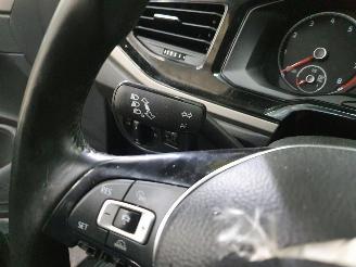 Volkswagen Polo AW 1.0TGI BlueMotion Comfortline picture 12