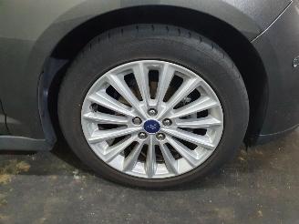 Ford C-Max 1.0 Ecoboost Titanium picture 17