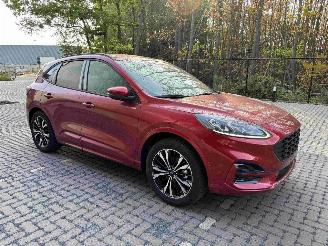 krockskadad bil auto Ford Kuga 2.5 PHEV 2023/4