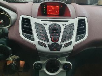 Ford Fiesta 1.4 Ghia picture 30