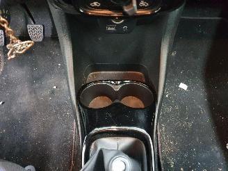 Peugeot 108 1.0 e-VTi Envy picture 14