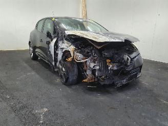 Vrakbiler auto Renault Clio Mk4 0.9 TCe Dynamique GT Line 2019/6