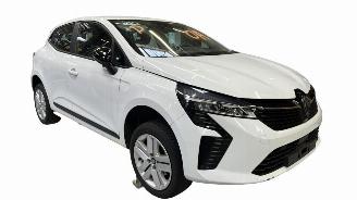 Coche siniestrado Renault Clio Clio V 2023/10