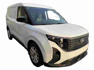 Vrakbiler bedrijf Ford Transit Courier Van Limited 2024/8
