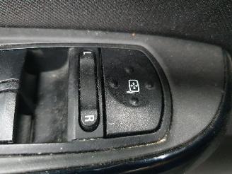 Opel Corsa P68 picture 37