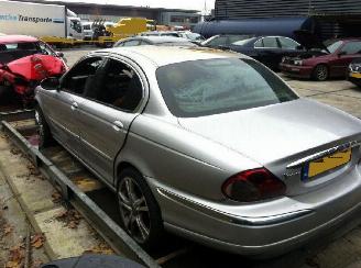 krockskadad bil auto Jaguar X-type 2.0 V6 Automaat 2002/6