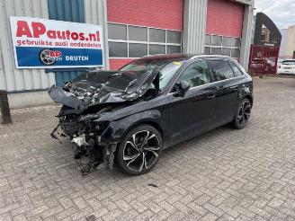 Vrakbiler auto Audi A3 A3 Sportback (8VA/8VF), Hatchback 5-drs, 2012 / 2020 2.0 TDI 16V 2013/10