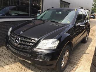 Vrakbiler auto Mercedes ML  2008