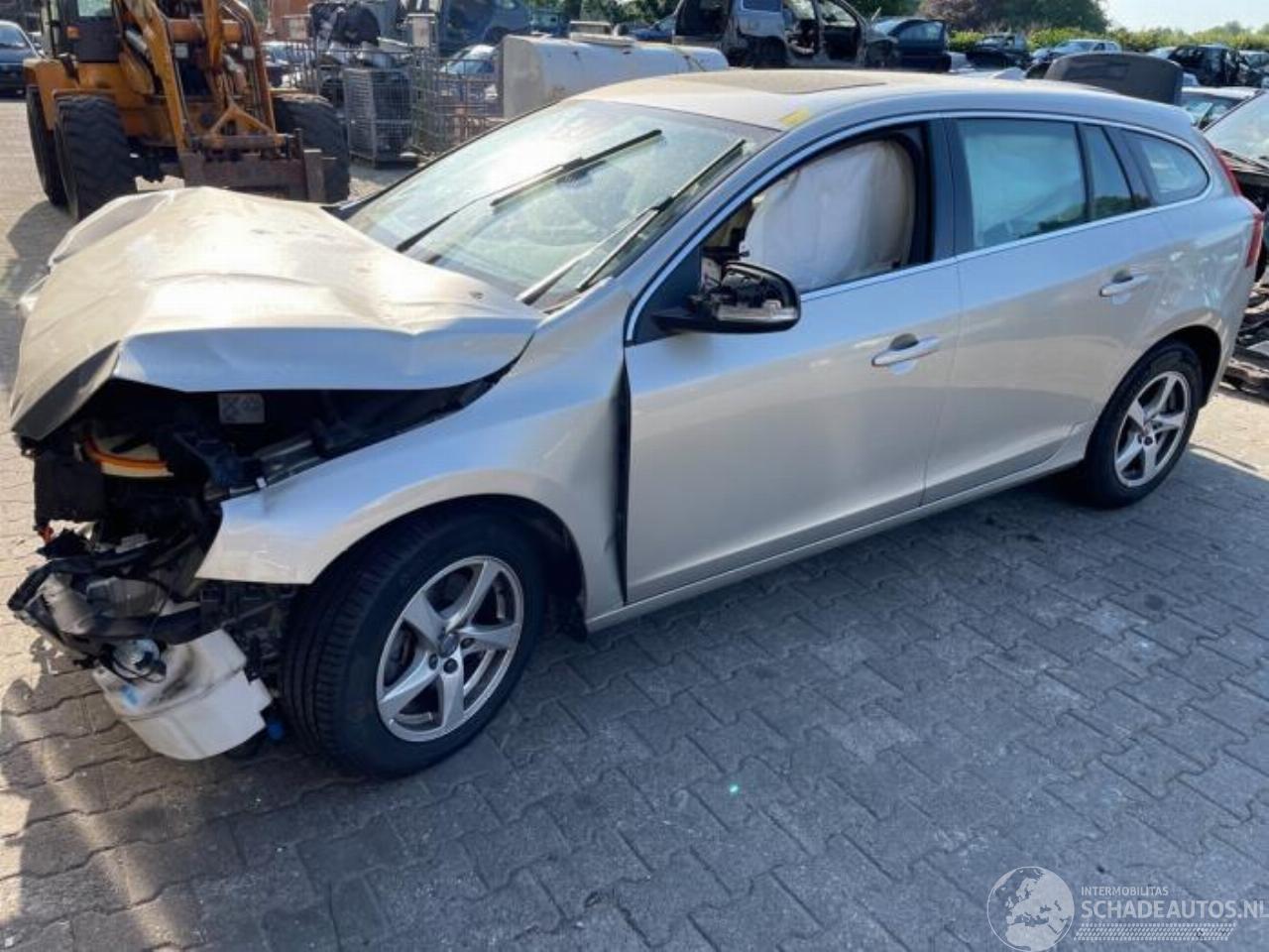 Volvo V-60 V60 I (FW/GW), Combi, 2010 / 2018 2.0 D2 Geartronic 16V