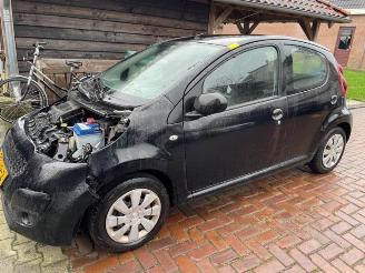 demontáž osobní automobily Peugeot 107 107, Hatchback, 2005 / 2014 1.0 12V 2011