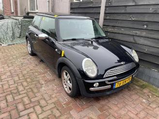 Vrakbiler auto Mini One Mini One/Cooper (R50), Hatchback, 2001 / 2007 1.6 16V One 2005