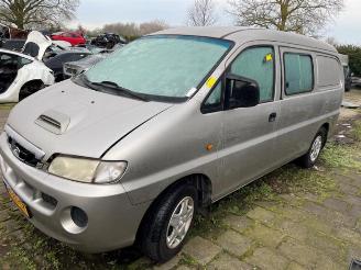 Vrakbiler auto Hyundai H-200 H-1/H-200, Van, 1997 / 2008 2.5 CRDi Powervan 2000/4