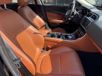 Jaguar XE XE, Sedan, 2015 2.0d 180 16V picture 10