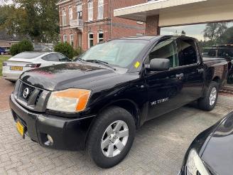 uszkodzony samochody osobowe Nissan Titan Titan, Pick-up, 2003 5.6 V8 Flex-Fuel 4x4 2008/1