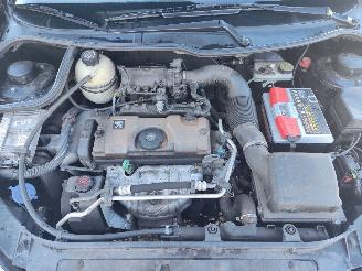 Peugeot 206 1.4 Zwart EXYB Onderdelen KFW Motor picture 13