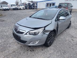 Coche siniestrado Opel Astra J 1.7 CDTI Grijs Z179 Onderdelen A17DTC Motor 2012/3