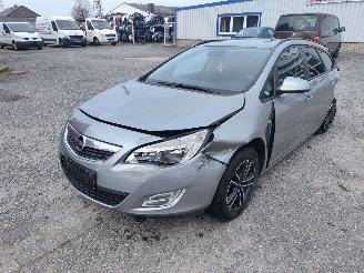 Opel Astra J 1.7 CDTI Grijs Z179 Onderdelen A17DTC Motor picture 1