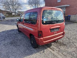 Citroën Berlingo 1.8 Rood Onderdelen LFX Motor 20TD02 Bak picture 8