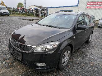 disassembly passenger cars Kia Ceed 1.4 Schwarz 2011/6