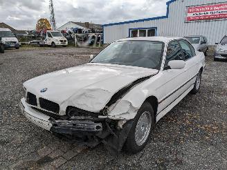 krockskadad bil auto BMW 7-serie 728i E38 1995/12