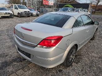 Opel Astra Twin Top Cabrio 1.6 picture 17