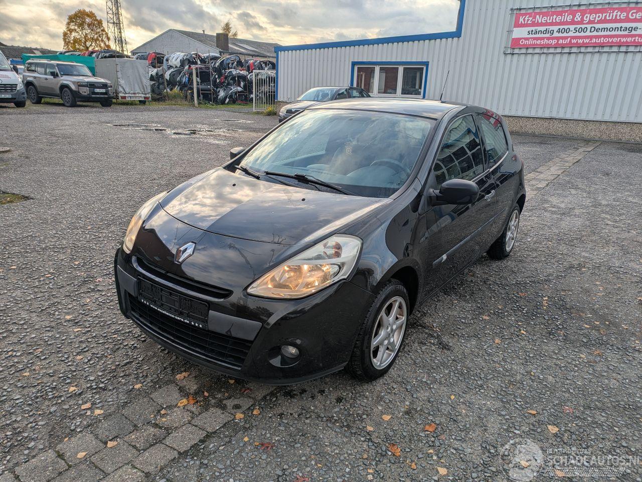 Renault Clio CLIO III BERLINE 3PRTES