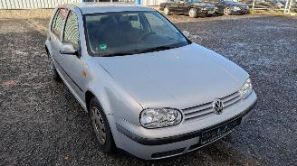 Volkswagen Golf  picture 3