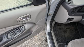 Nissan Almera  picture 9