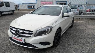 Voiture accidenté Mercedes A-klasse 180d 7G-DCT 2015/4