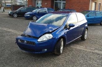 Uttjänta bilar auto Fiat Grande Punto Blau 599/A Slooponderdelen Deur Achterklep Achterbumper 2007/10