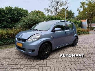 damaged passenger cars Daihatsu Sirion 2          1.3-16V Exclusive automaat 2010/12