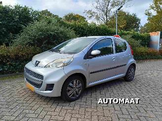 Coche accidentado Peugeot 107 1.0-12V XS automaat & airco 2009/10